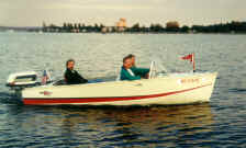 dees crestliner.jpg (134232 bytes)